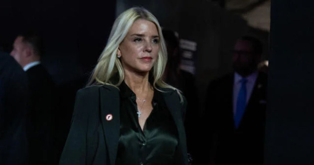 Pam Bondi Net Worth Wiki, Education, Trump, Husband, Weight